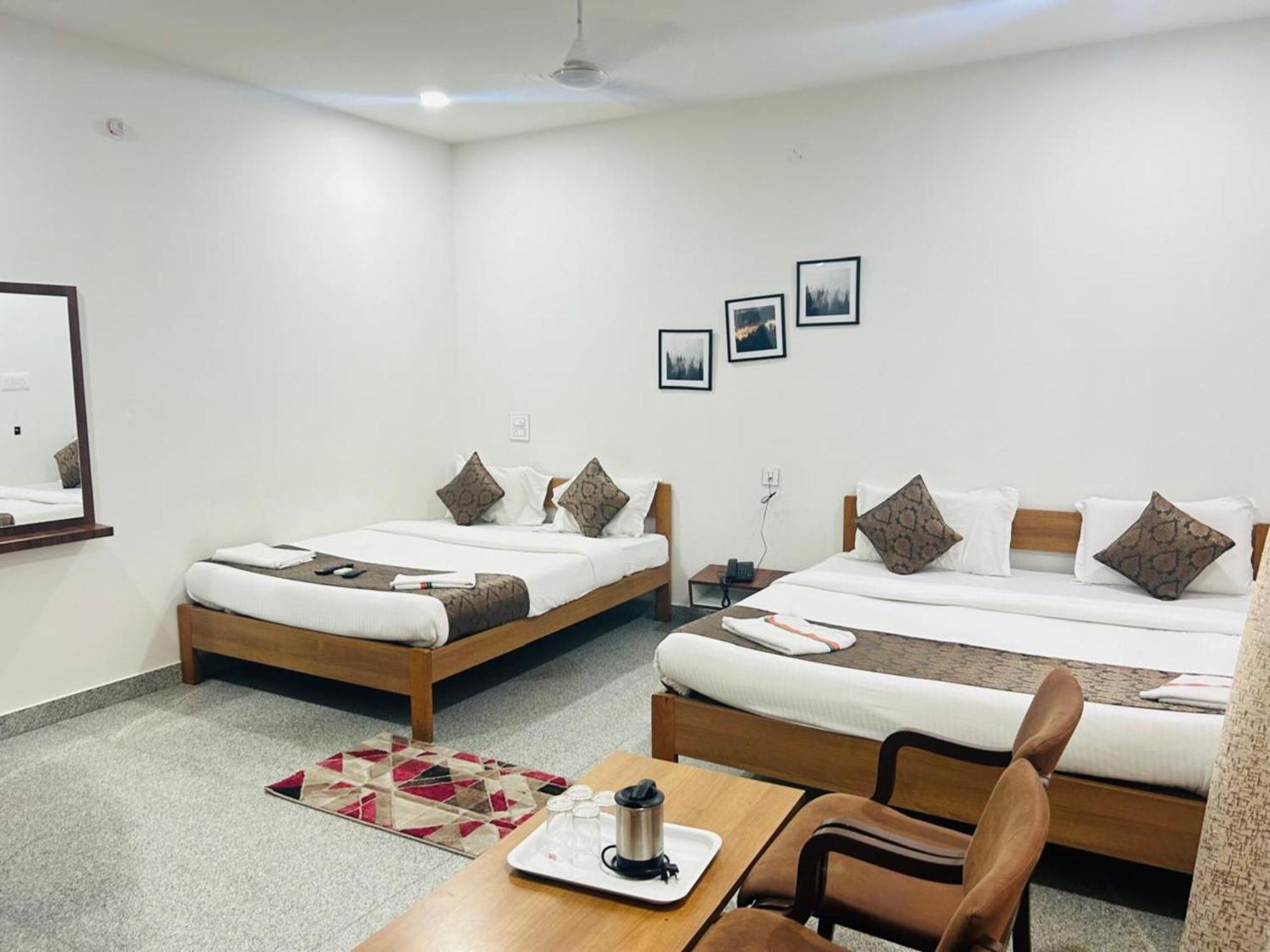 Hotel Queens Comfort Mysuru Zewnętrze zdjęcie