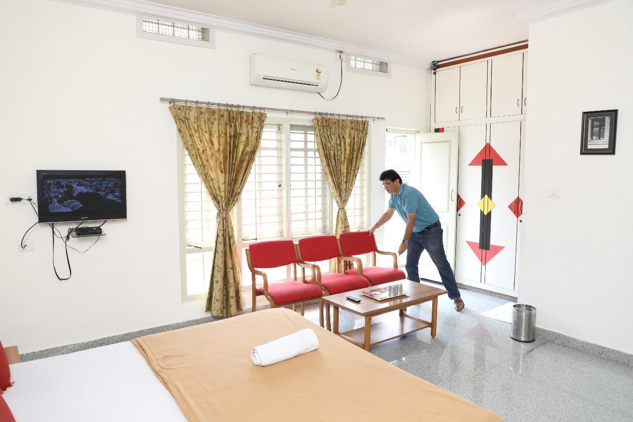 Hotel Queens Comfort Mysuru Zewnętrze zdjęcie