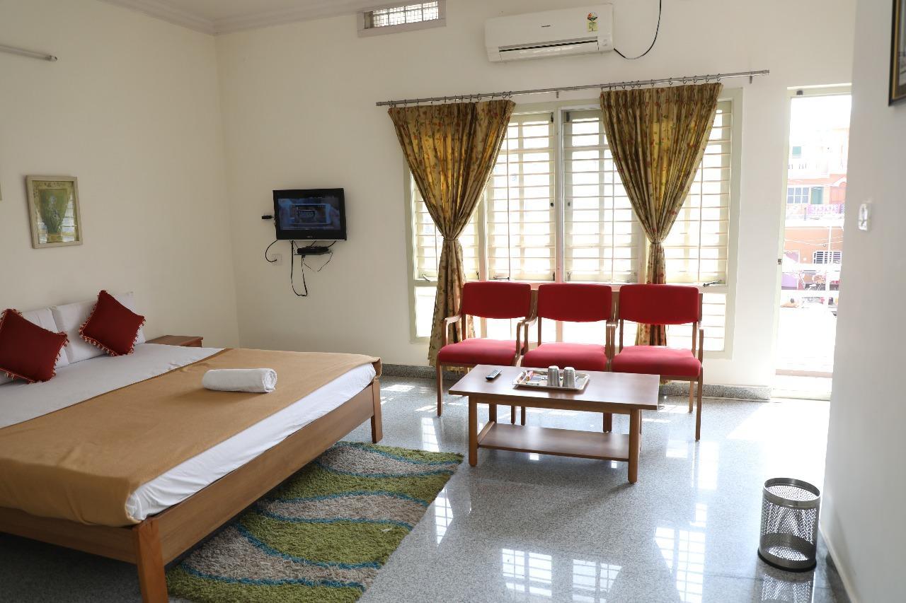 Hotel Queens Comfort Mysuru Zewnętrze zdjęcie
