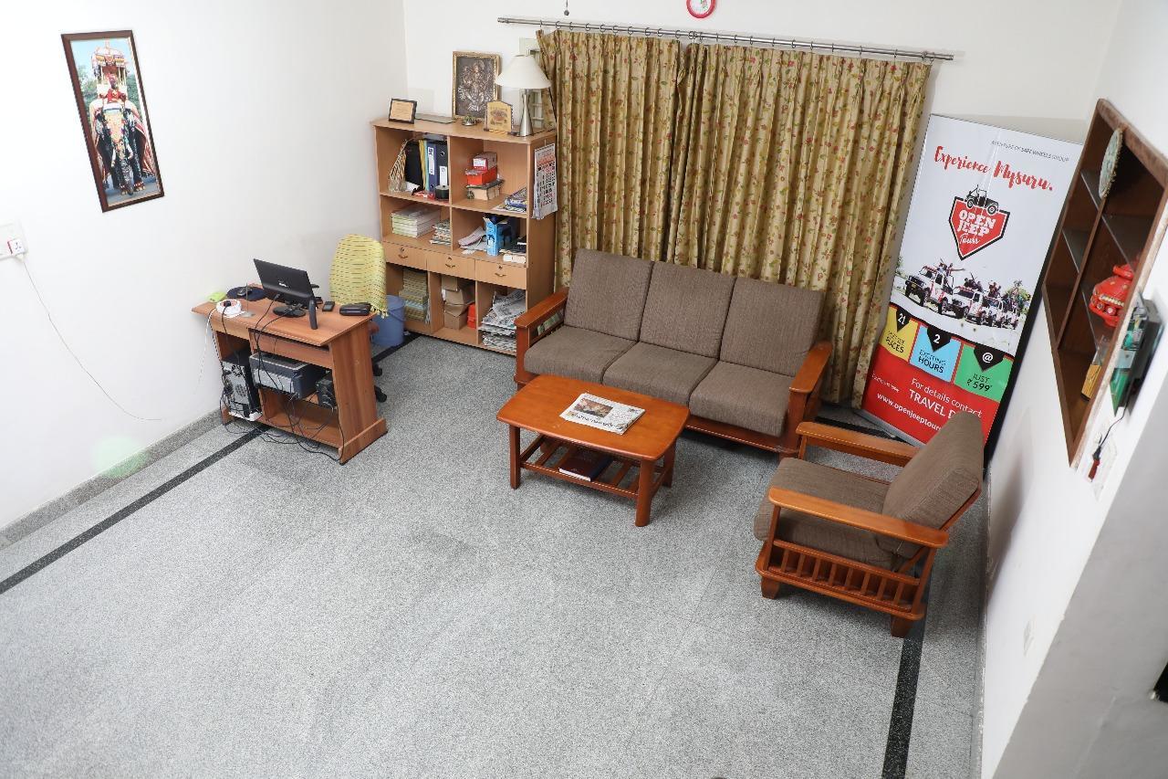 Hotel Queens Comfort Mysuru Zewnętrze zdjęcie